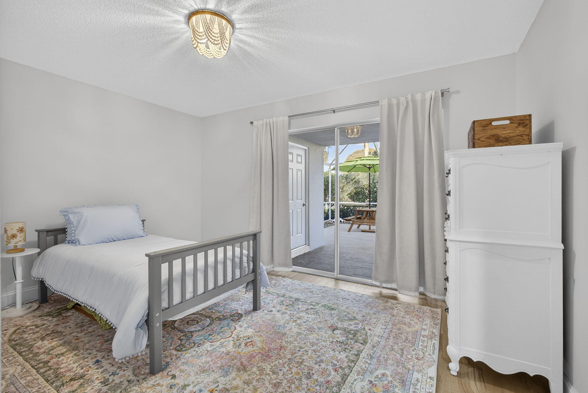 7502 Geminata Oak Court