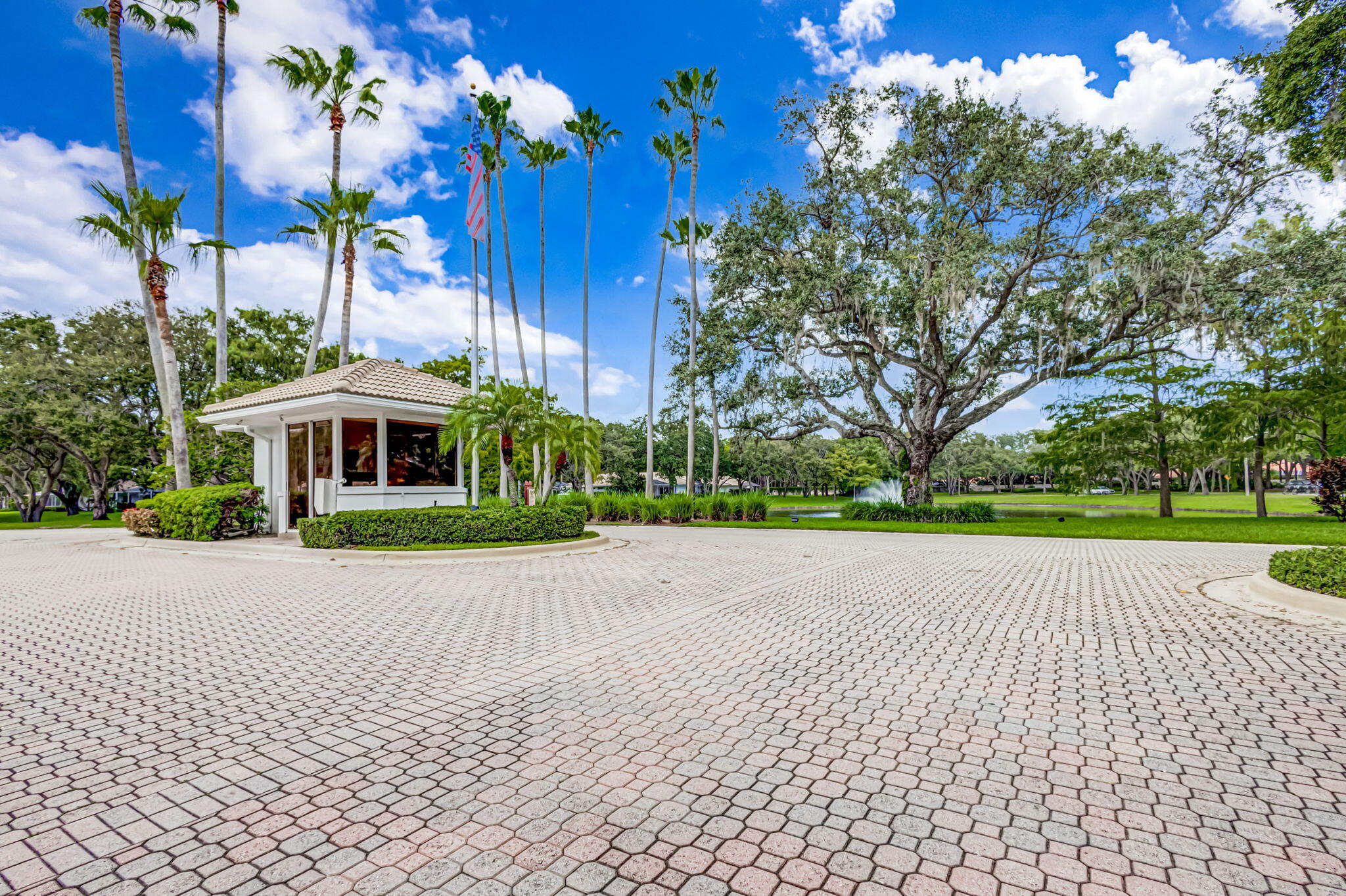 7502 Geminata Oak Court