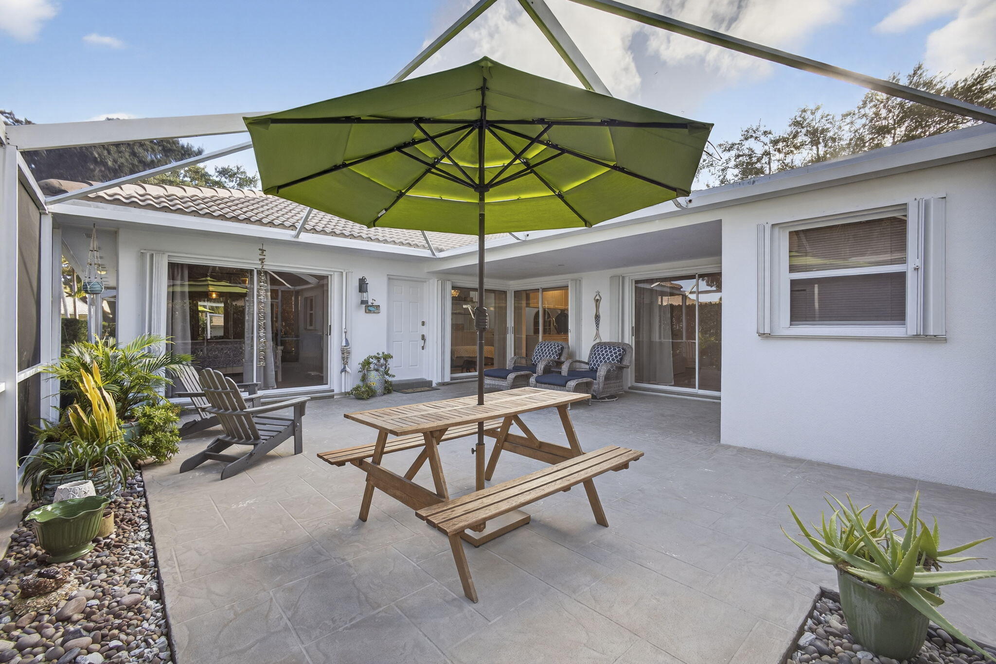 7502 Geminata Oak Court