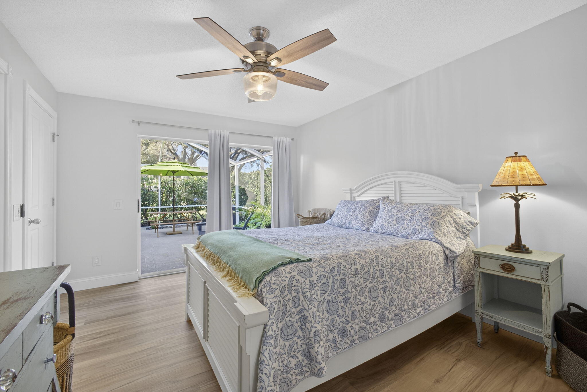 7502 Geminata Oak Court