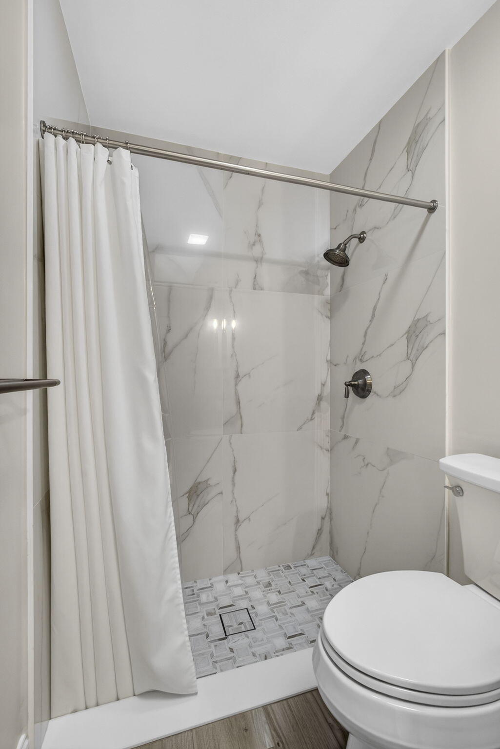 7502 Geminata Oak Court