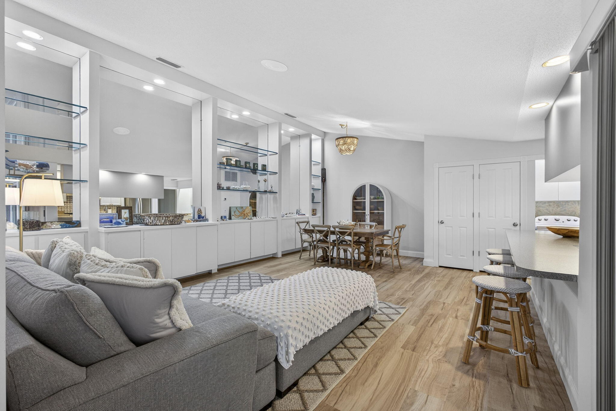 7502 Geminata Oak Court