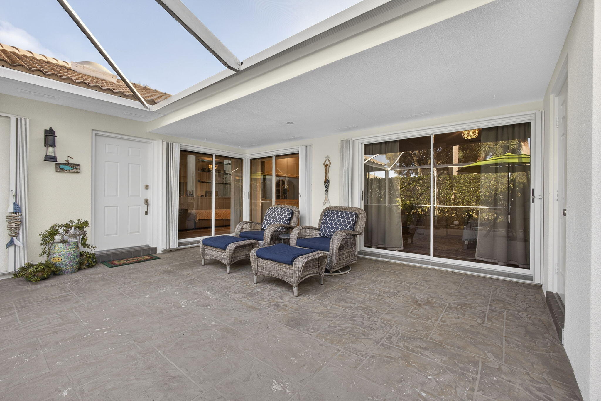 7502 Geminata Oak Court