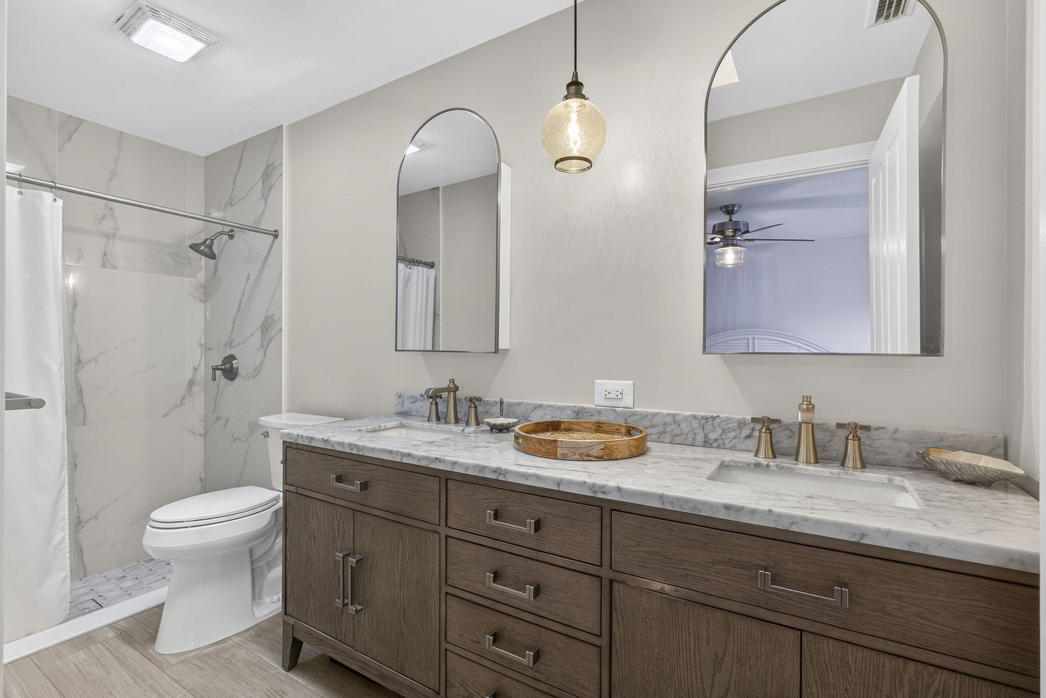 7502 Geminata Oak Court