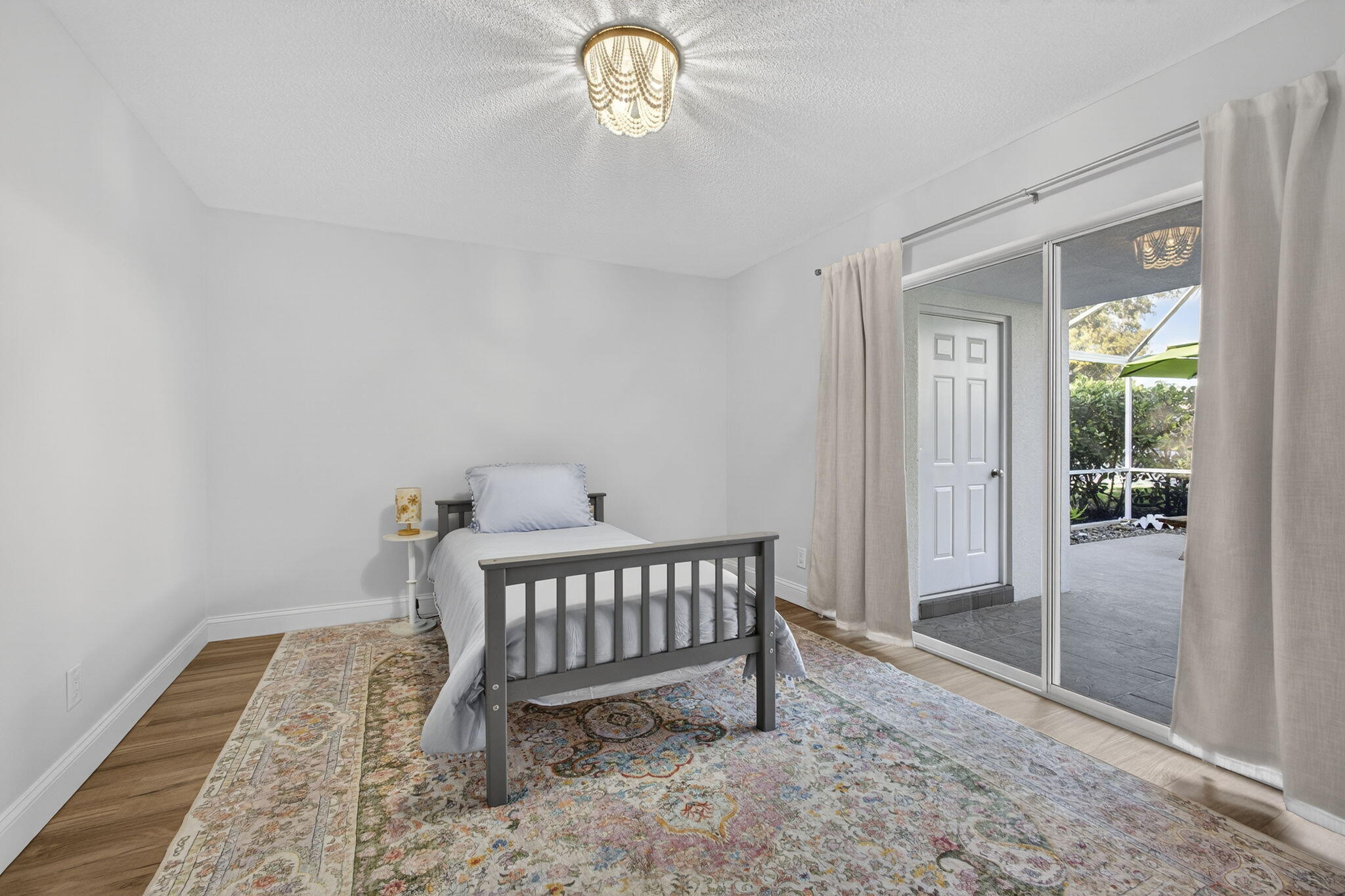 7502 Geminata Oak Court