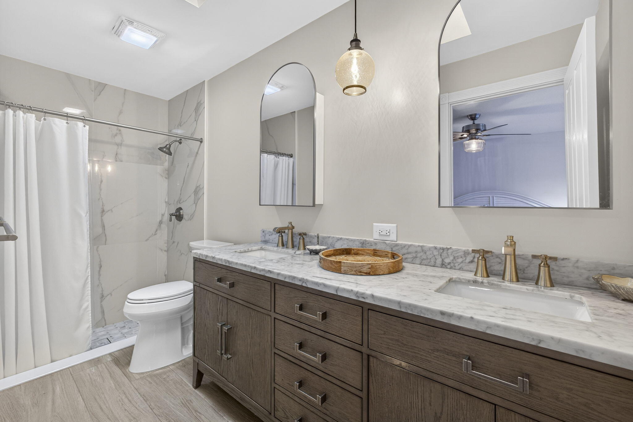 7502 Geminata Oak Court