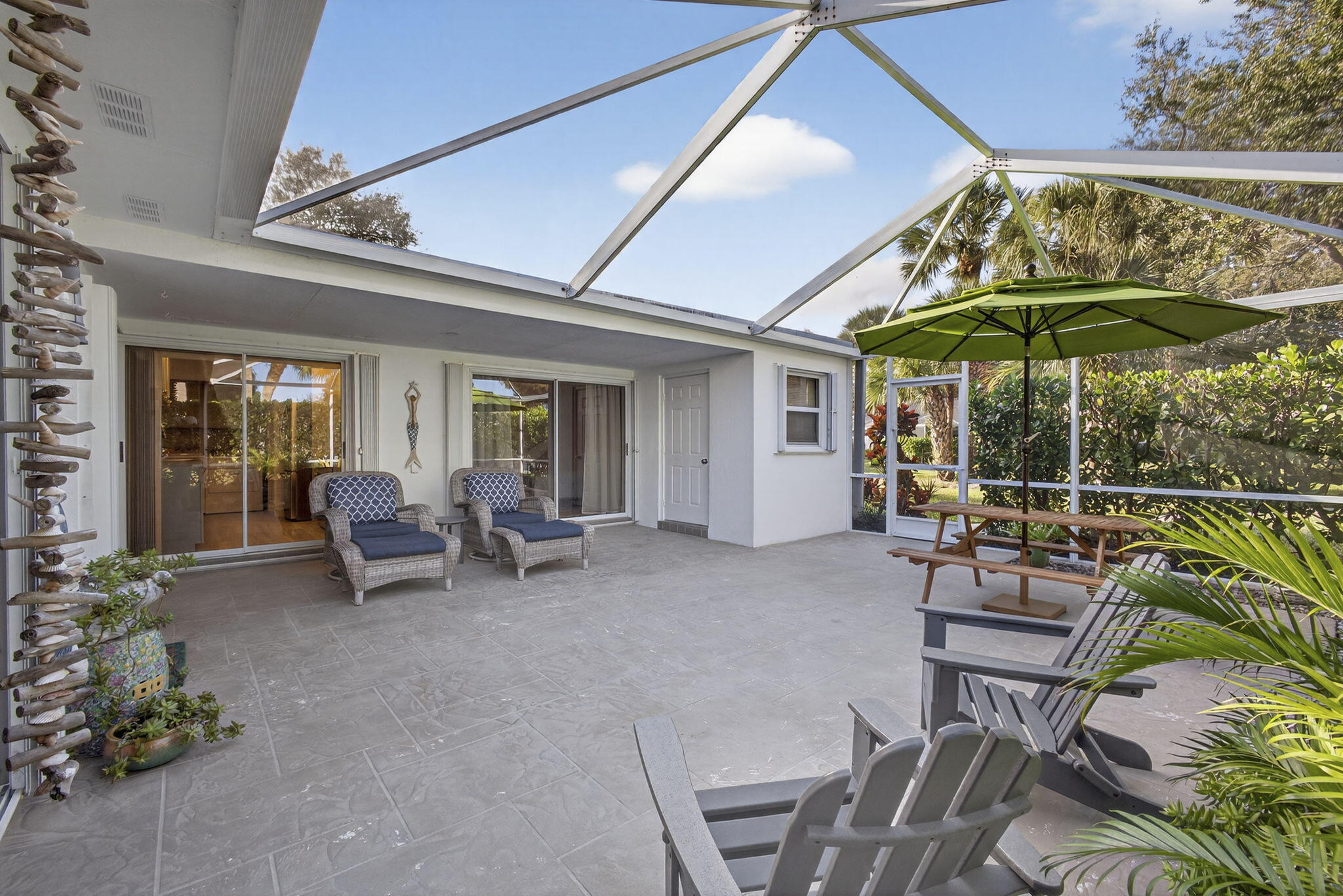 7502 Geminata Oak Court