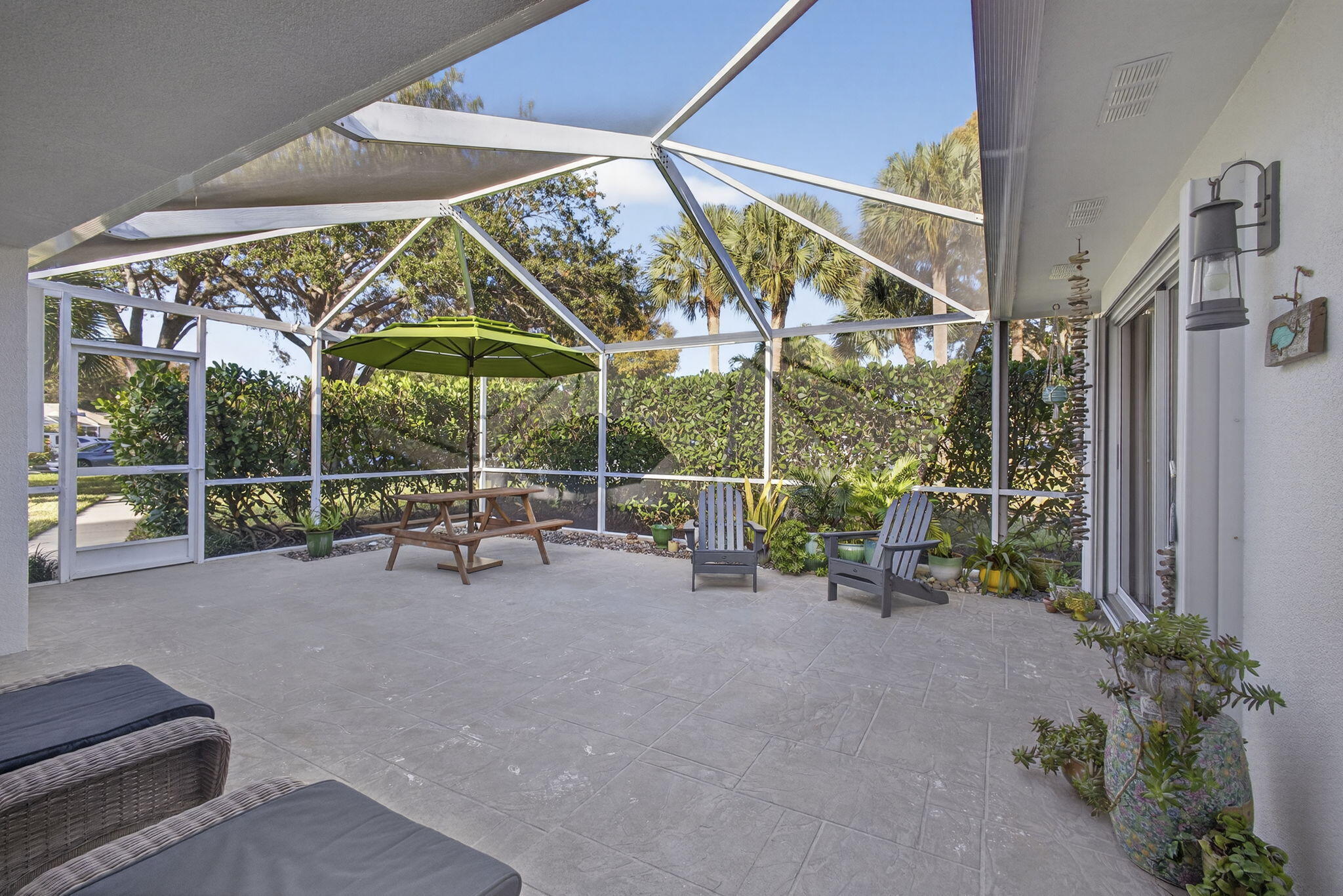 7502 Geminata Oak Court