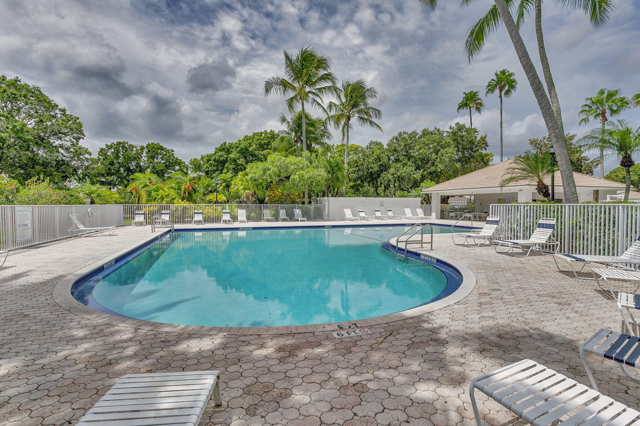 7502 Geminata Oak Court