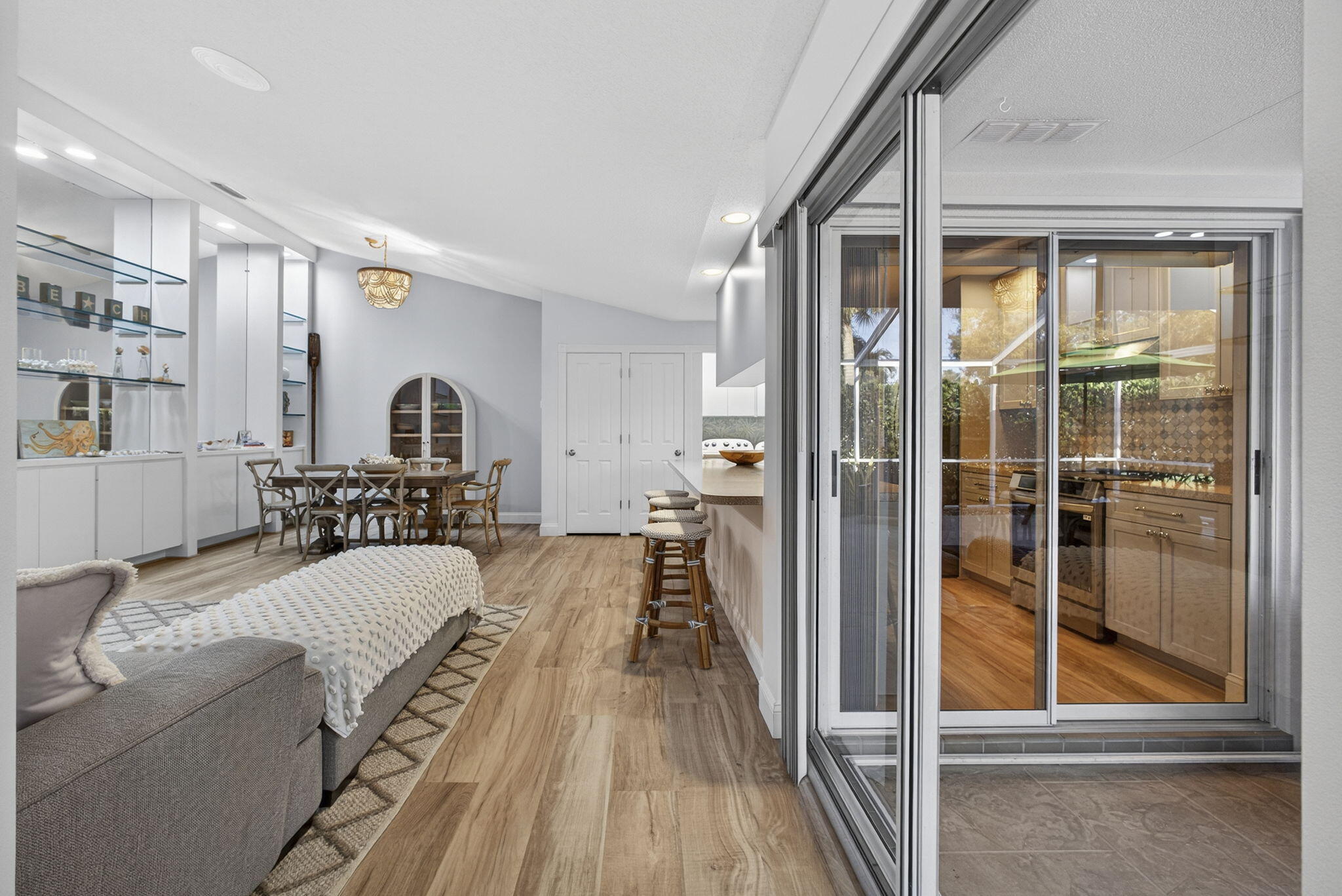 7502 Geminata Oak Court