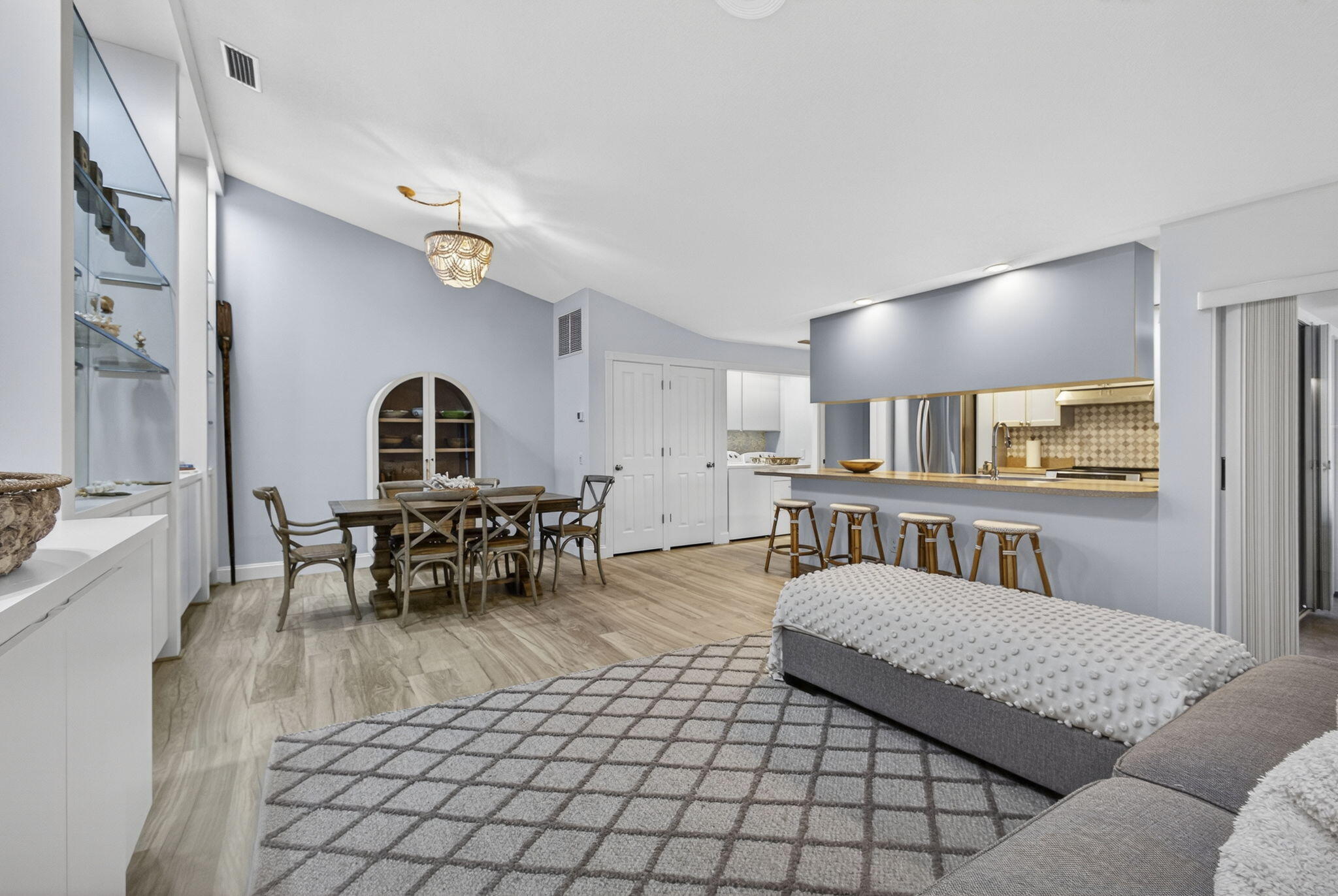 7502 Geminata Oak Court