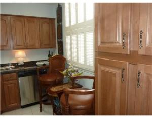 130 Lakeshore Drive 723