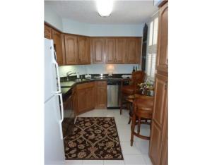 130 Lakeshore Drive 723