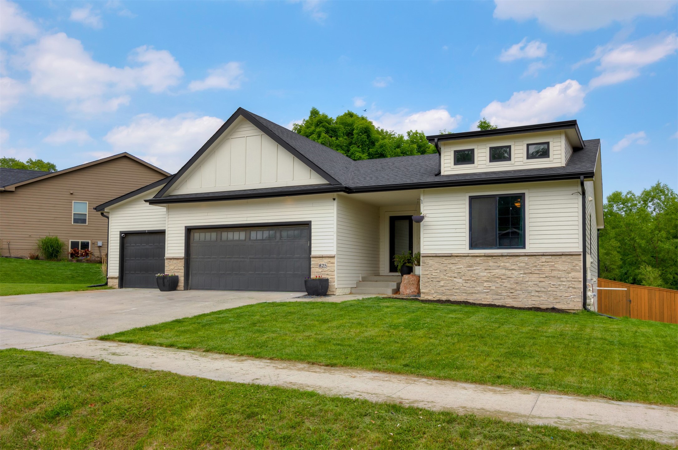 825 Sunburst Drive