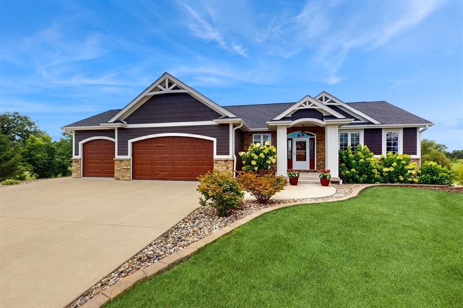 1813 Maple Court