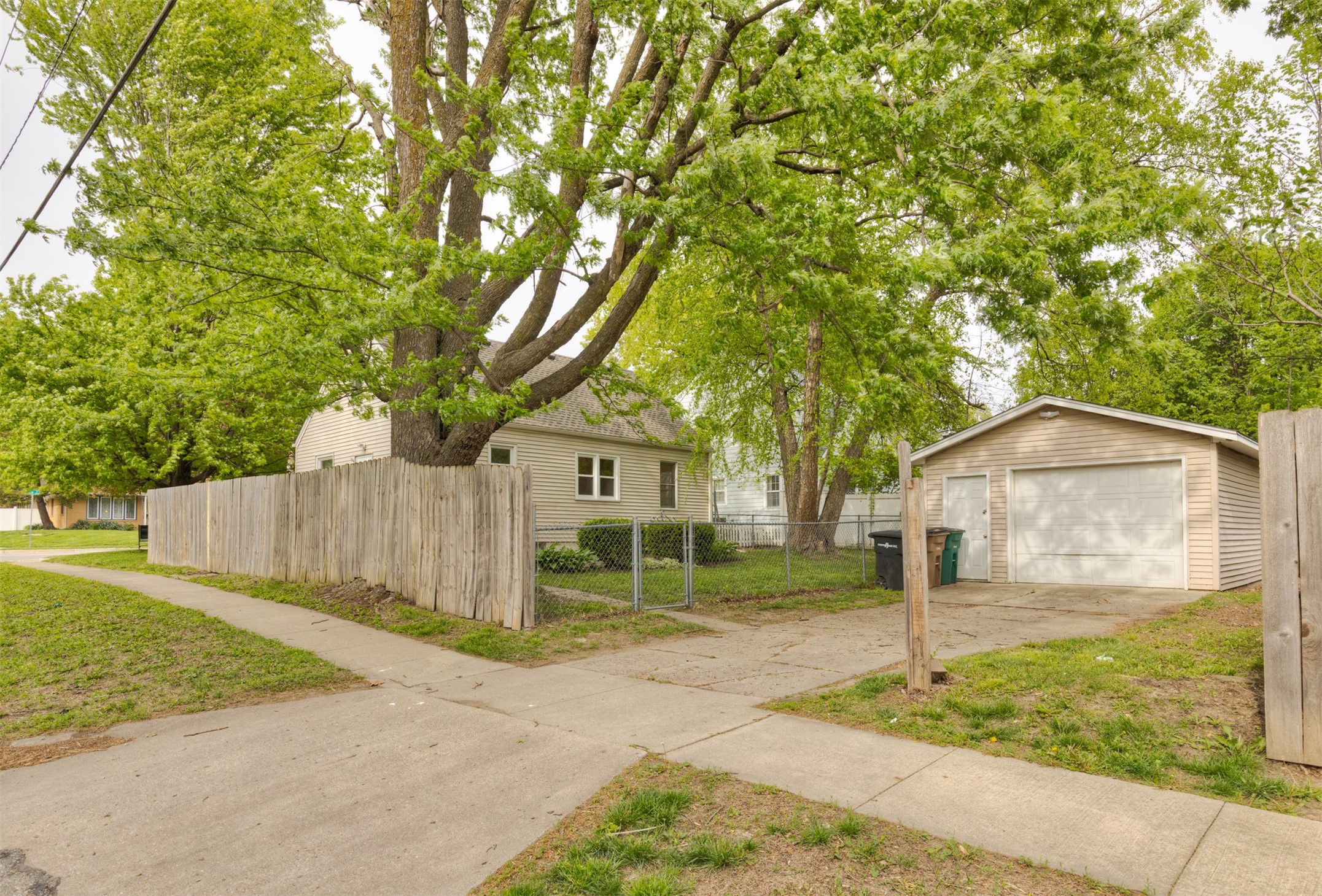 1832 Vine Street
