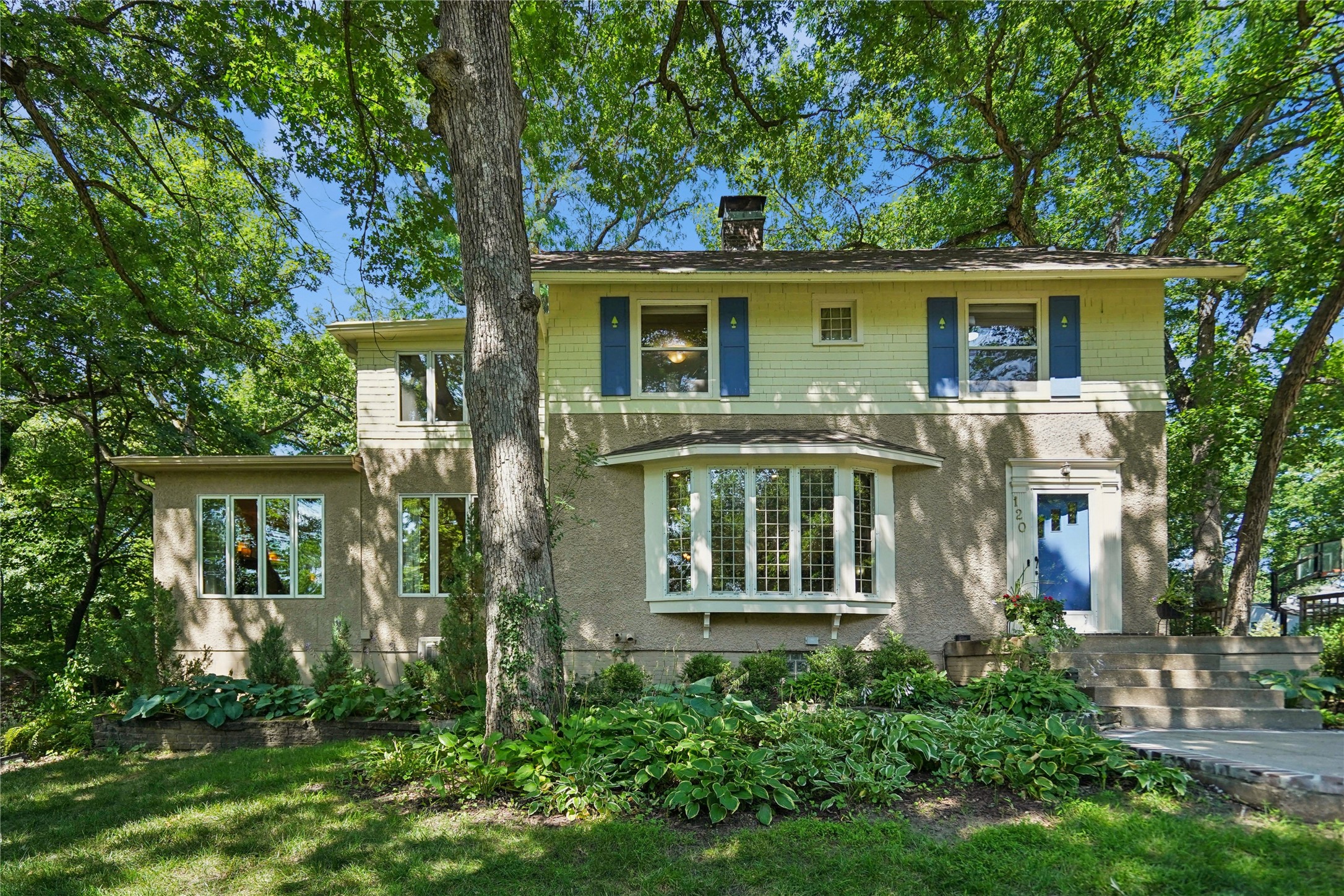 120 Glenview Drive