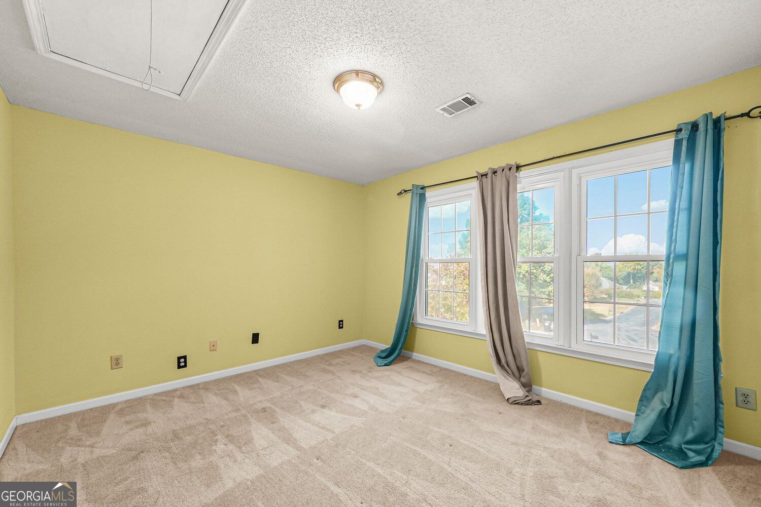 221 Hawick Lane