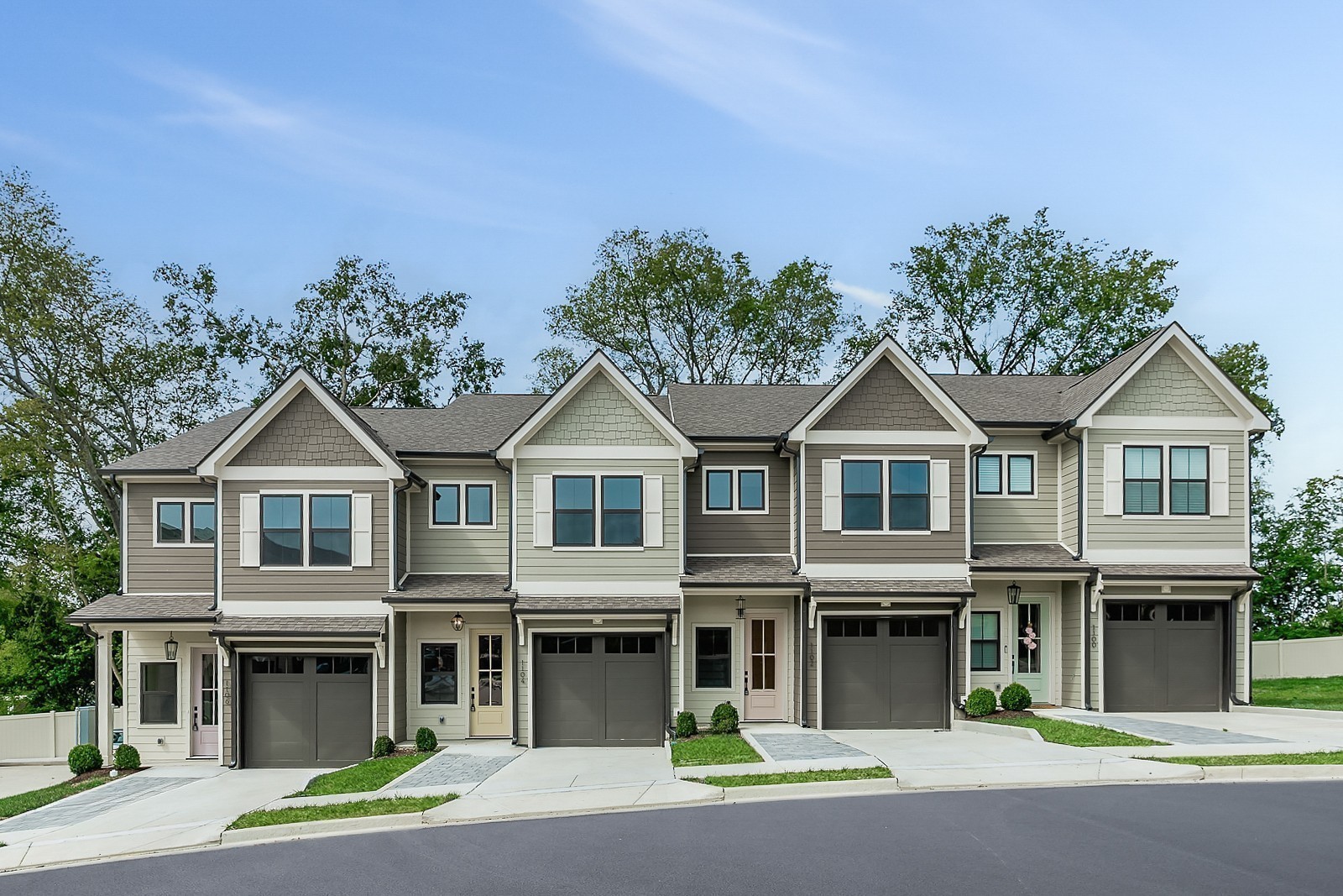 1230 Valerie Ln