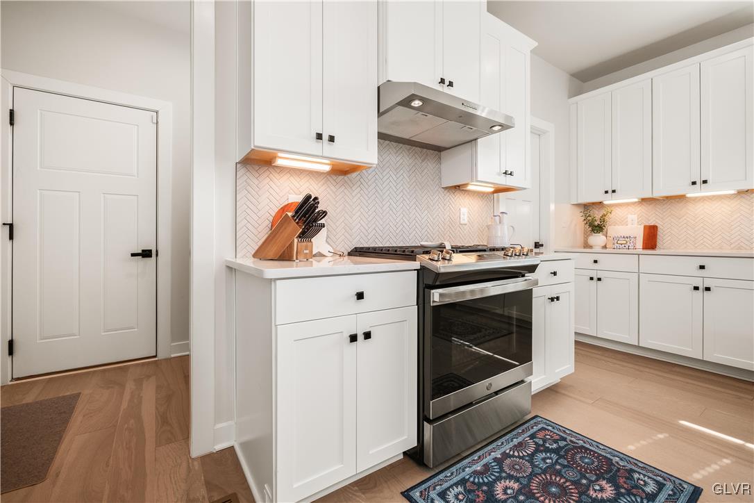 3120 Hawk Valley Court