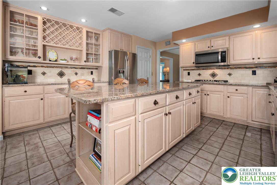 1224 Highland Drive
