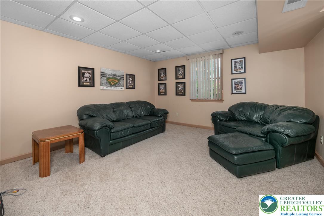 1224 Highland Drive