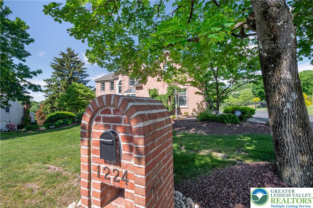 1224 Highland Drive