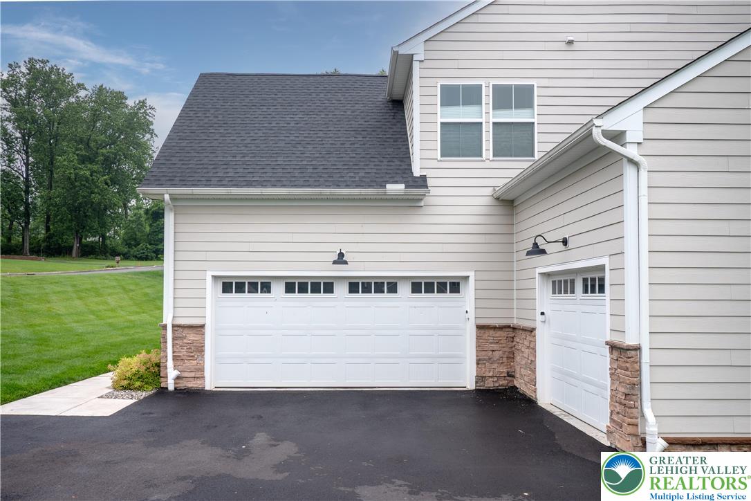 5635 Saucon Ridge Road