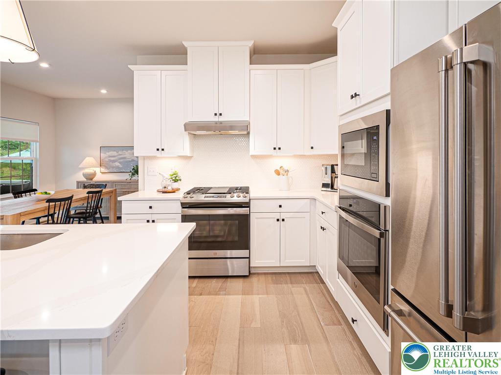 3055 Hawk Valley Court