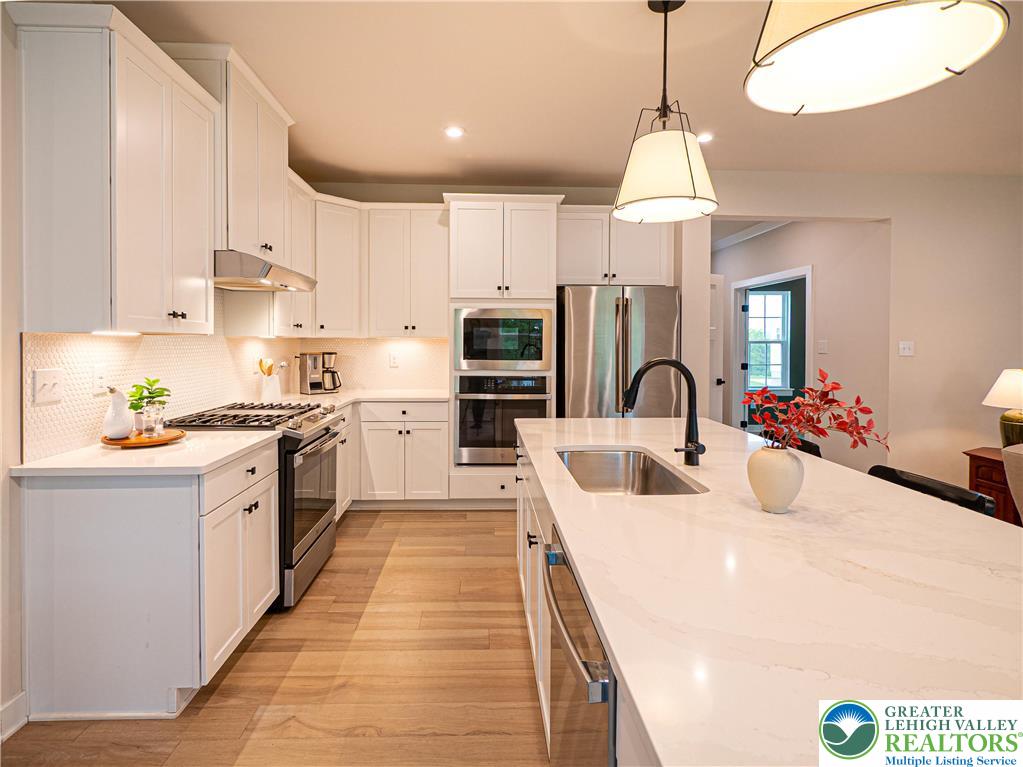 3055 Hawk Valley Court