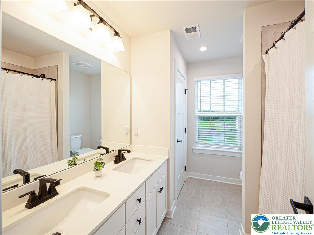 3055 Hawk Valley Court