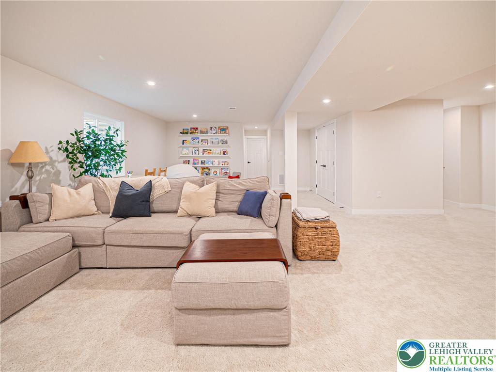 3055 Hawk Valley Court