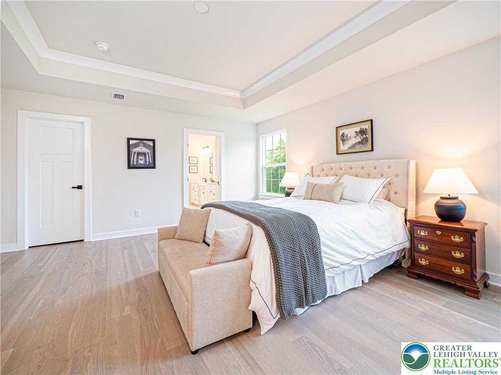 3055 Hawk Valley Court