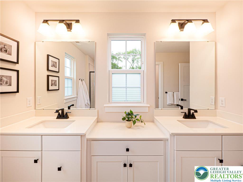 3055 Hawk Valley Court