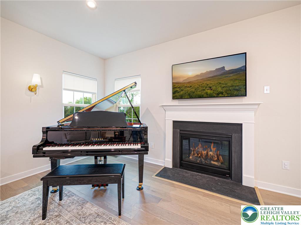 3055 Hawk Valley Court