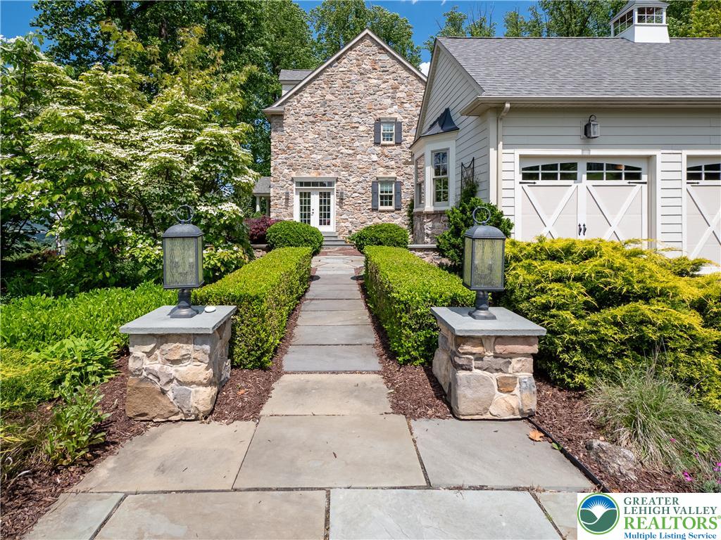 5355 Saucon Ridge Road