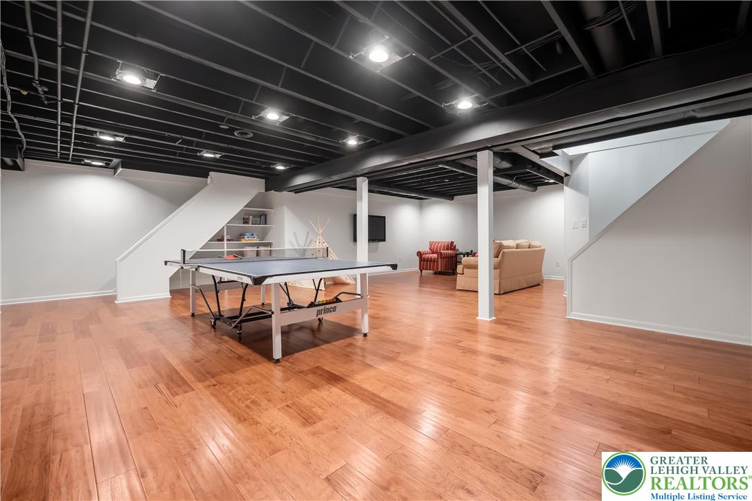 1588 Surrey Road