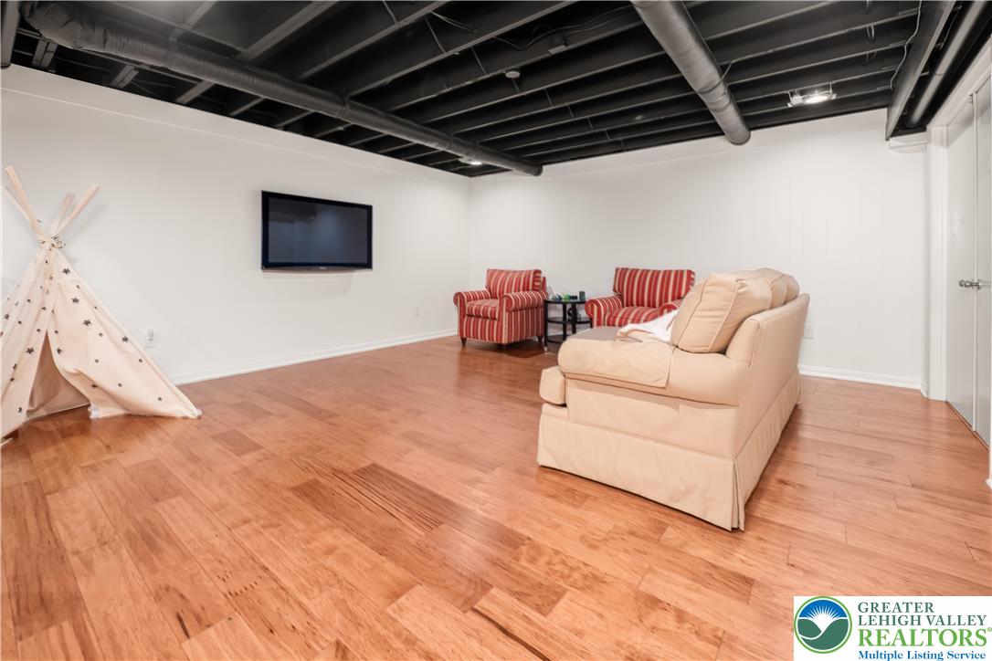 1588 Surrey Road