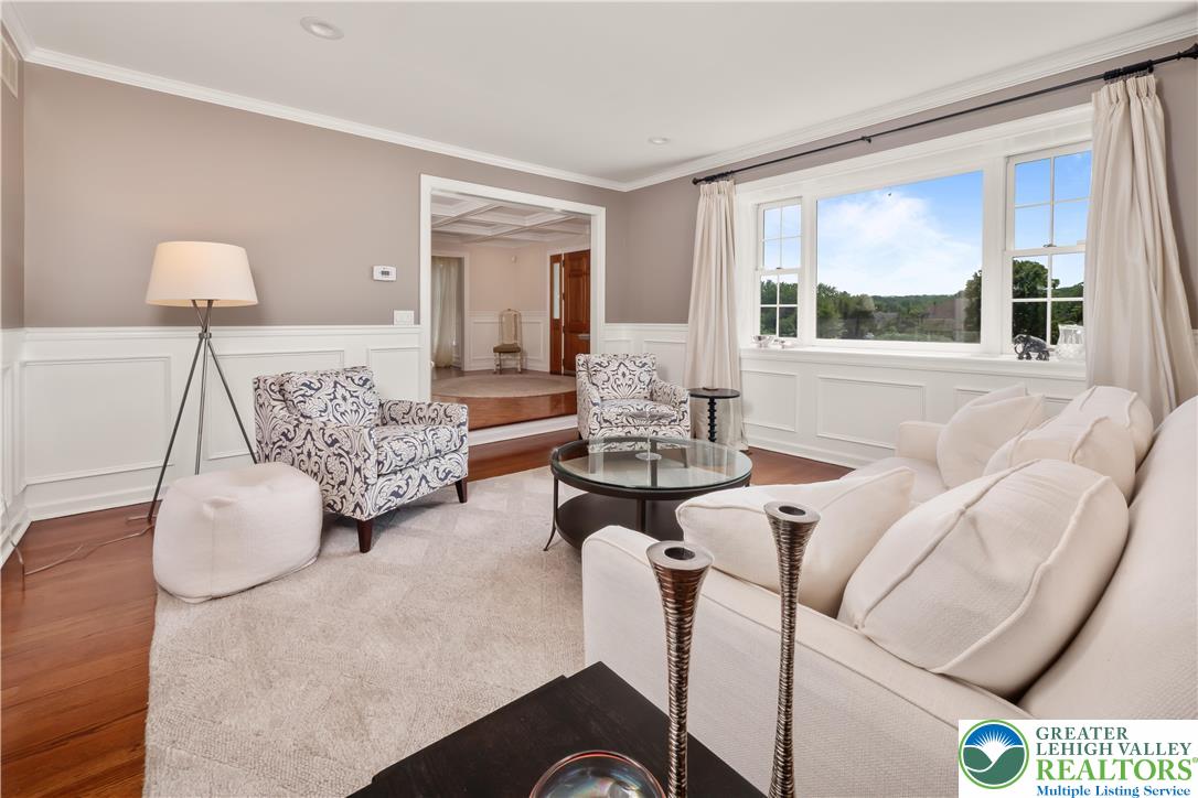 1588 Surrey Road