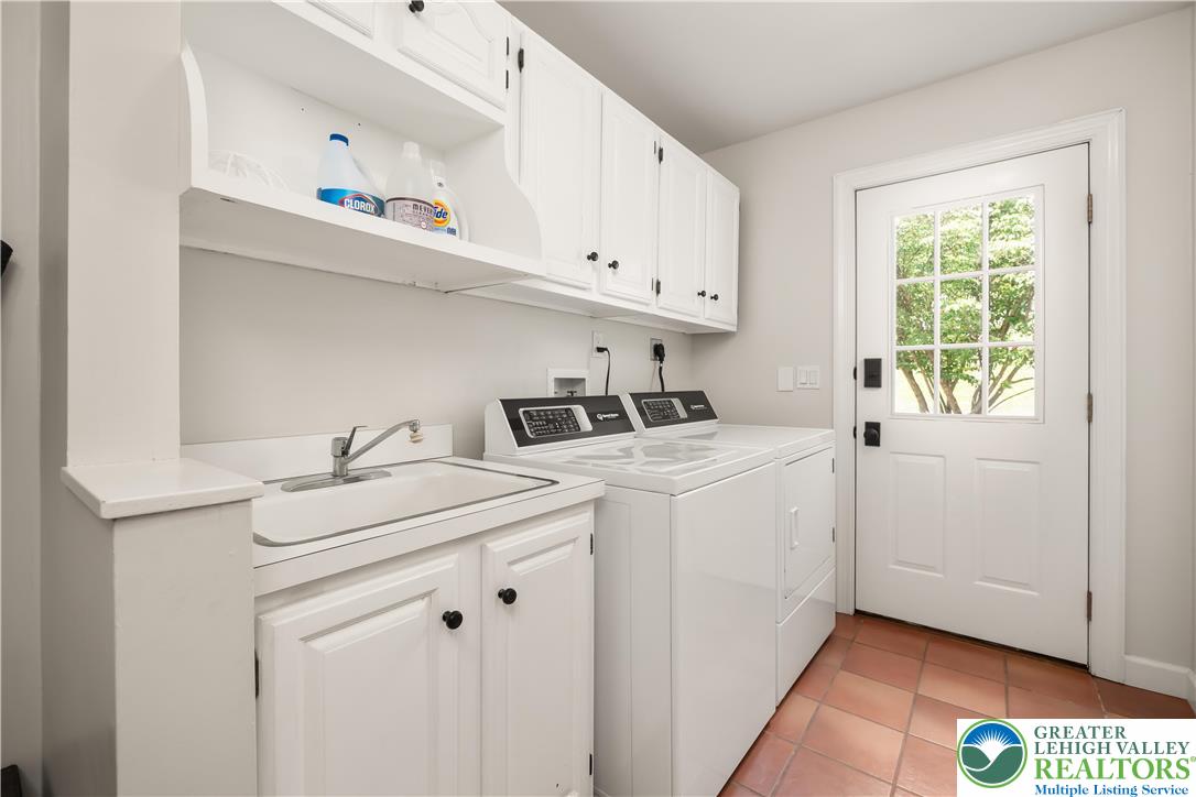 1588 Surrey Road