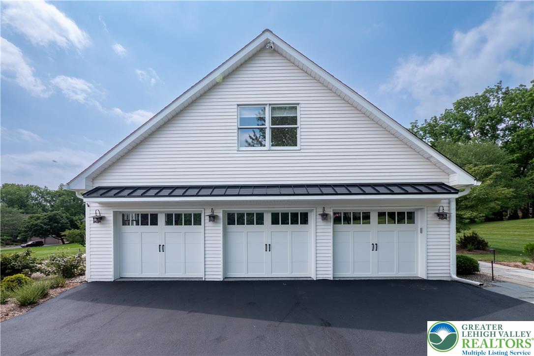 1588 Surrey Road