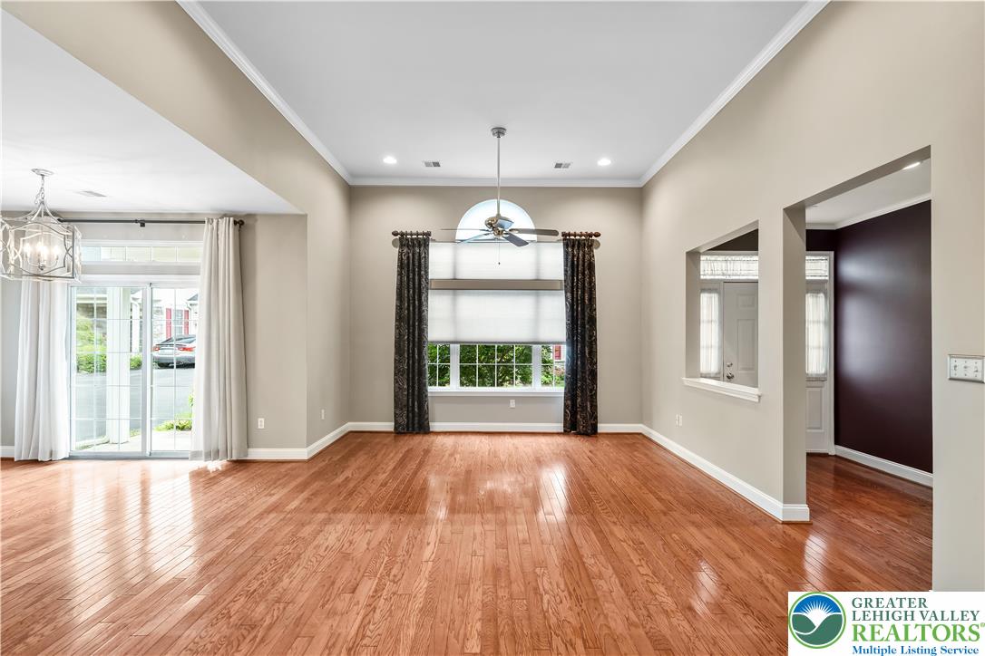 1879 Jeanine Way