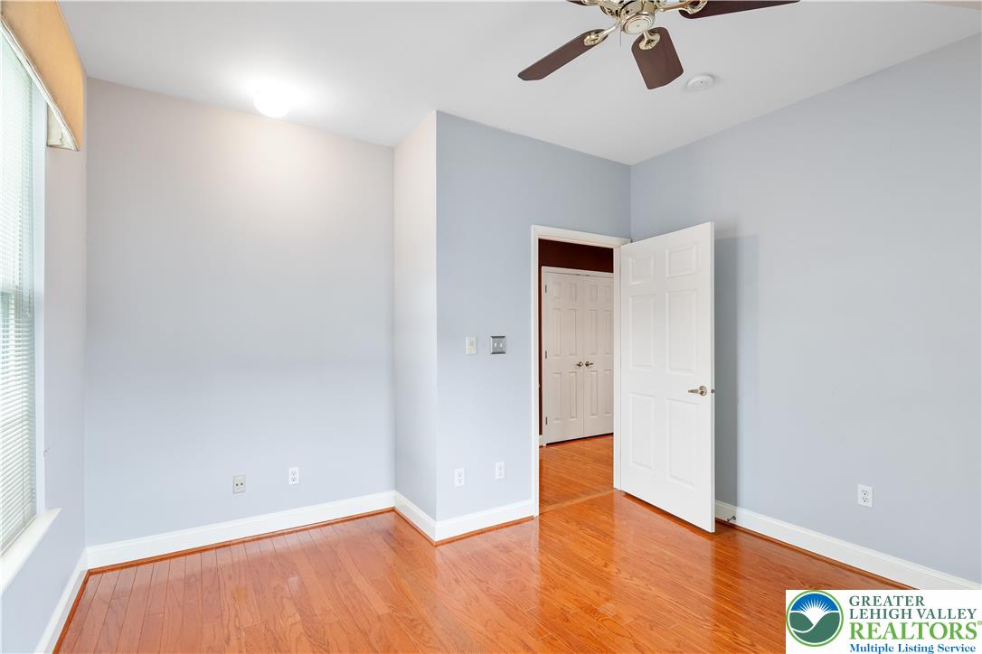1879 Jeanine Way