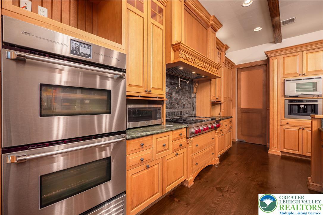 1908 Carriage Knoll Drive