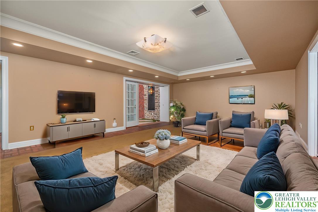 1908 Carriage Knoll Drive