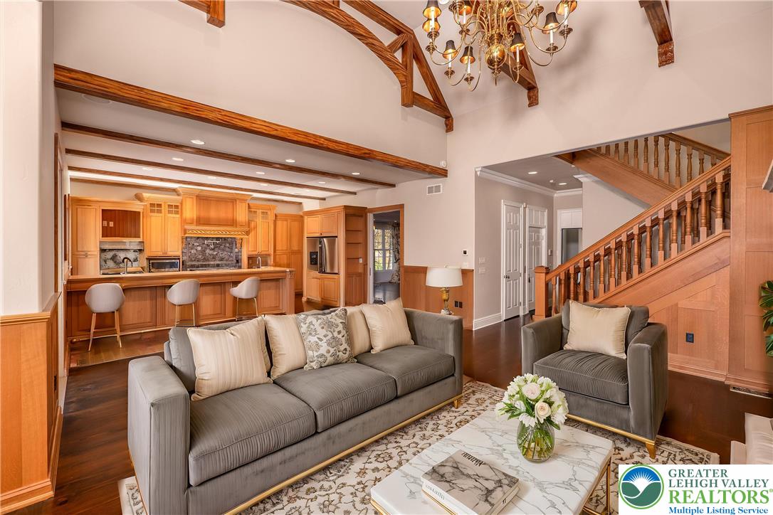 1908 Carriage Knoll Drive