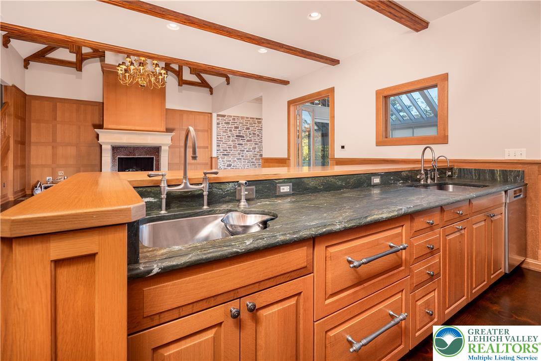 1908 Carriage Knoll Drive