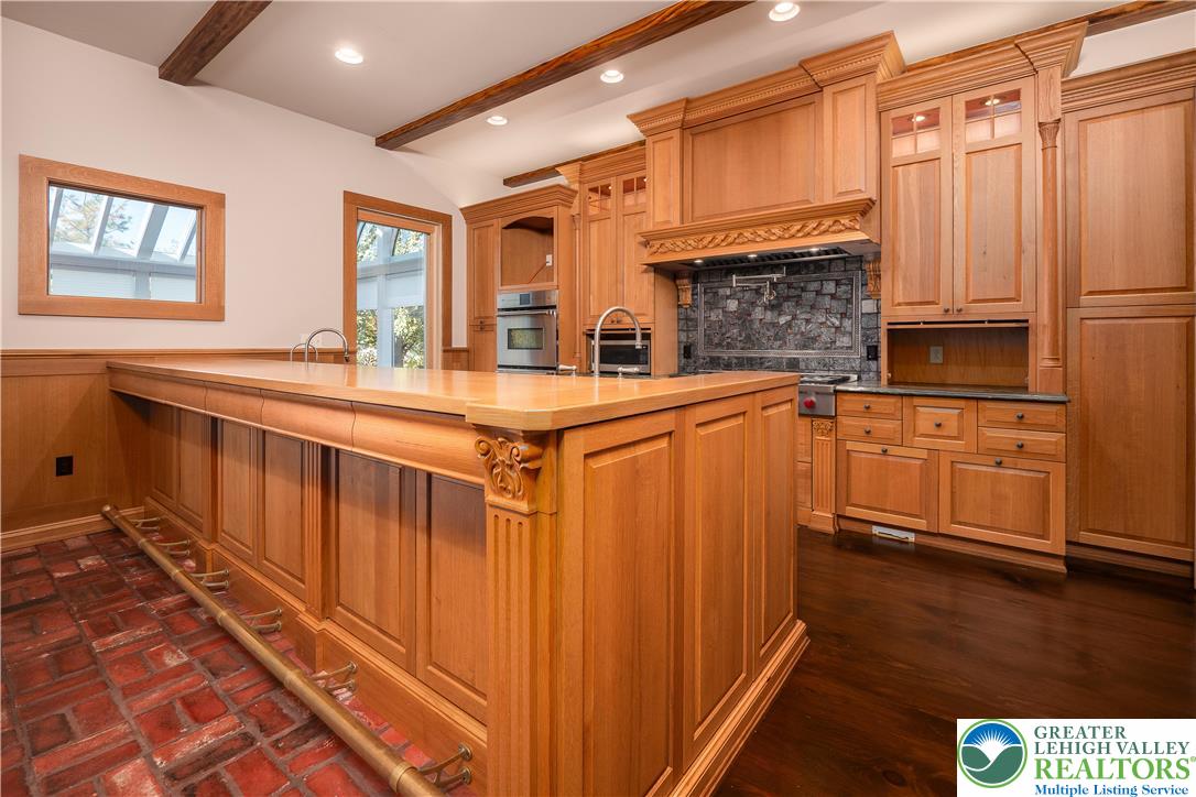 1908 Carriage Knoll Drive