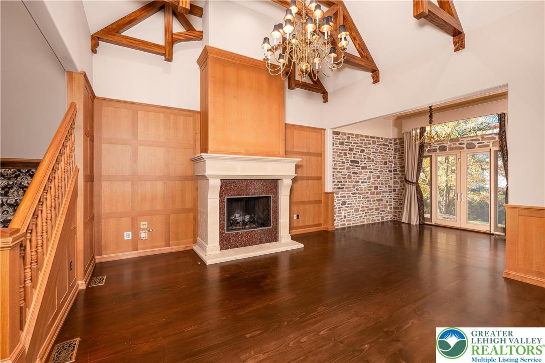 1908 Carriage Knoll Drive