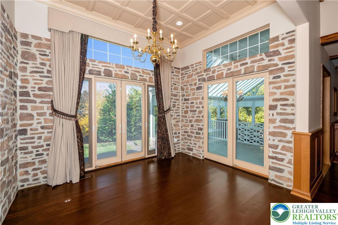 1908 Carriage Knoll Drive